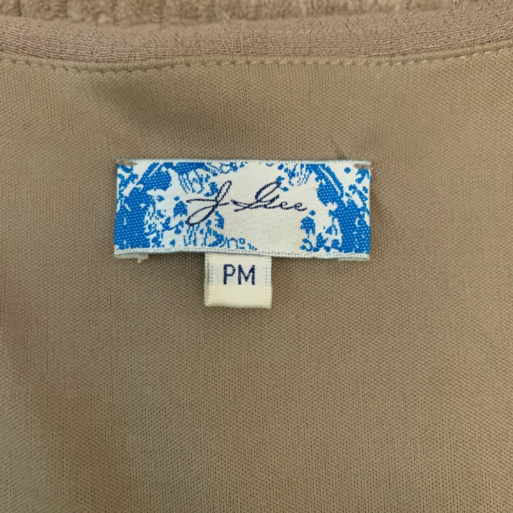 Neutral dress - Picture 2 of 2